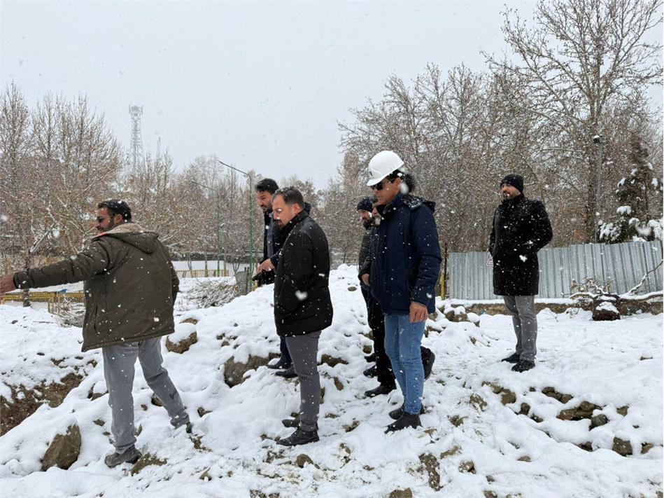 استمرار فعالیت پروژه مجتمع فرهنگی ورزشی چادگان علی رغم شرایط نامساعد جوی