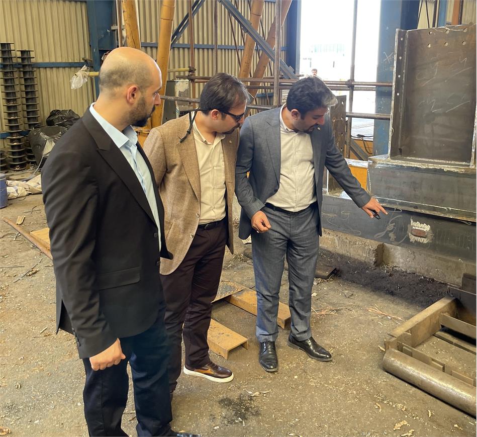 بازدید میدانی مدیرعامل و اعضای هیئت‌مدیره از پروژه فرهنگی ـ ورزشی چادگان؛ آغاز عملیات نصب اسکلت فلزی