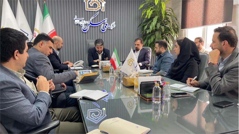برگزاری نشست شورای معاونین و مدیران با حضور مدیرعامل و اعضای هیئت‌مدیره شرکت ملی مسکن و صنایع ساختمانی